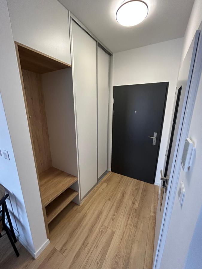 Cozy 1-Bedroom Condo Miloslavov المظهر الخارجي الصورة