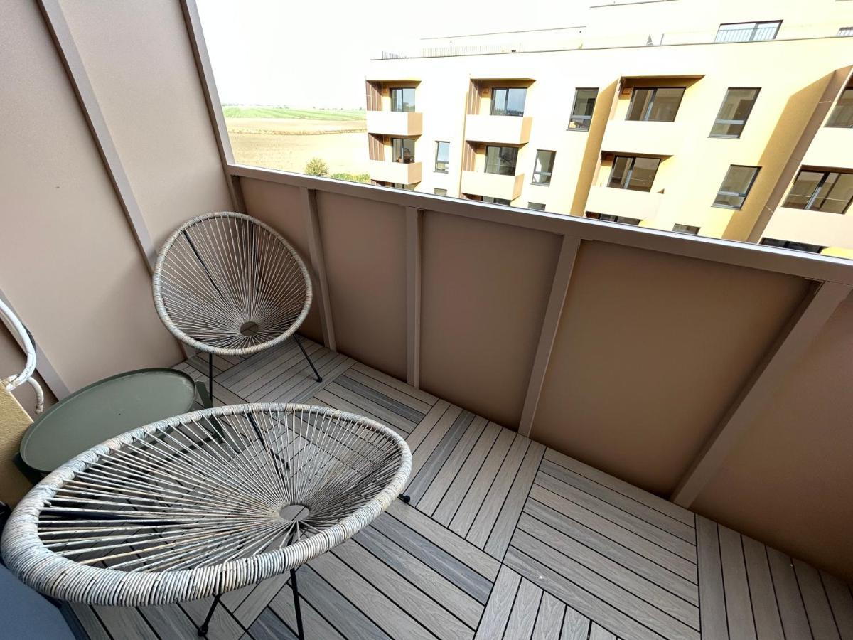 Cozy 1-Bedroom Condo Miloslavov المظهر الخارجي الصورة